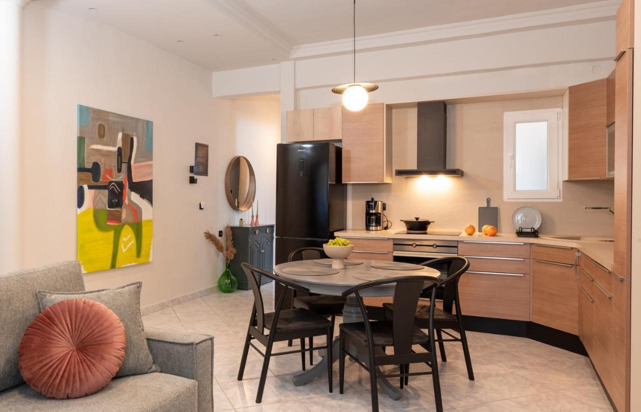 Old Town Apartment *